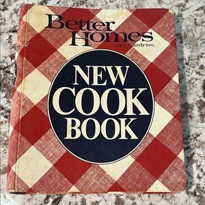 Better Homes and Gardens Vintage 1981 Red and Cream Checkered Cookbook
